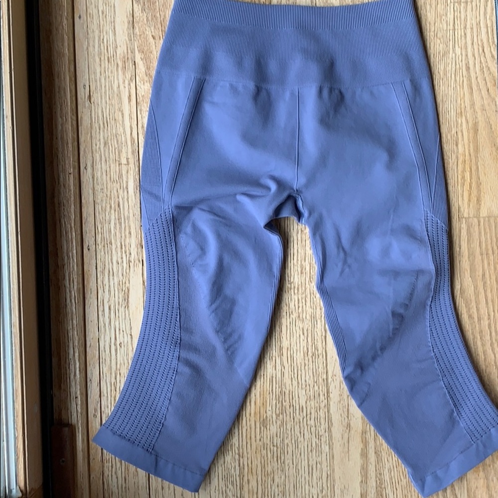 Lululemon flow and go crop